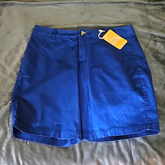 Dockers Besom Pocket Bermuda Shorts NWT sz 12 - Picture 1 of 5